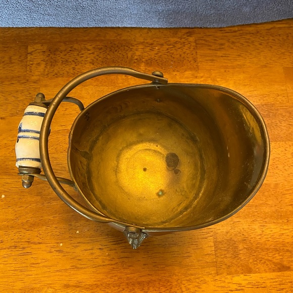 **SOLD**SOLD**SOLD**SOLD**Vintage brass coal ash scuttle, fireplace bucket - Picture 5 of 11